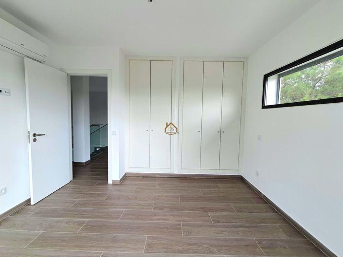 Image No.17-4 Bed Villa for sale