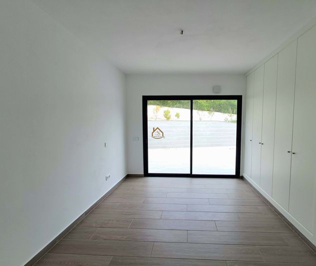 Image No.19-4 Bed Villa for sale