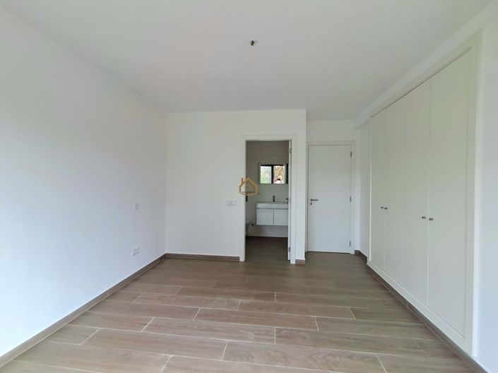 Image No.24-4 Bed Villa for sale