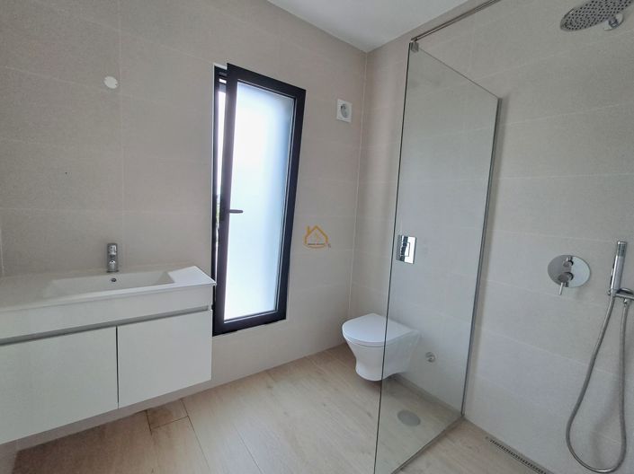 Image No.10-4 Bed Villa for sale