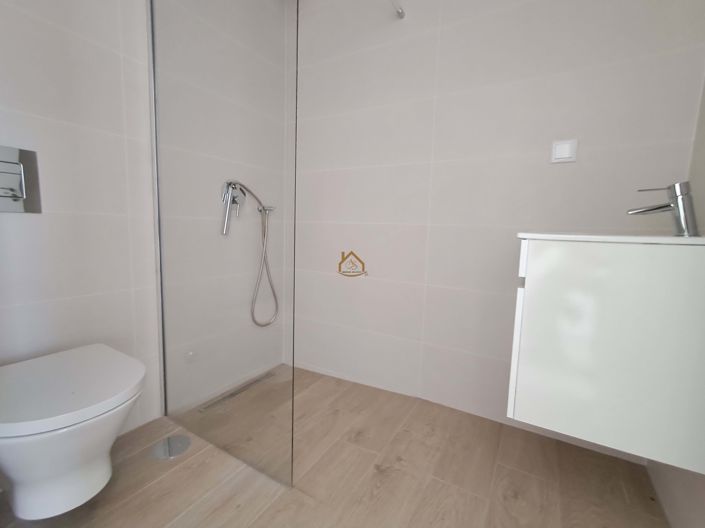 Image No.12-4 Bed Villa for sale