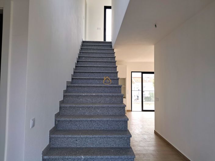 Image No.8-4 Bed Villa for sale