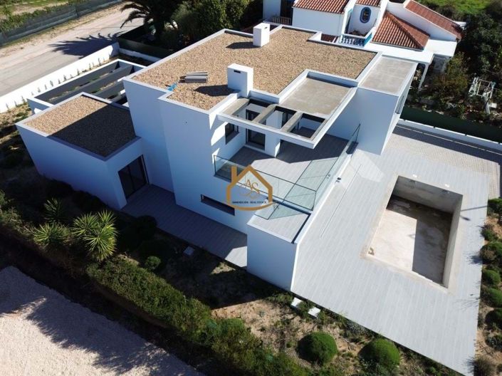 Image No.3-4 Bed Villa for sale