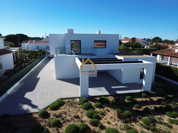 Image No.4-4 Bed Villa for sale