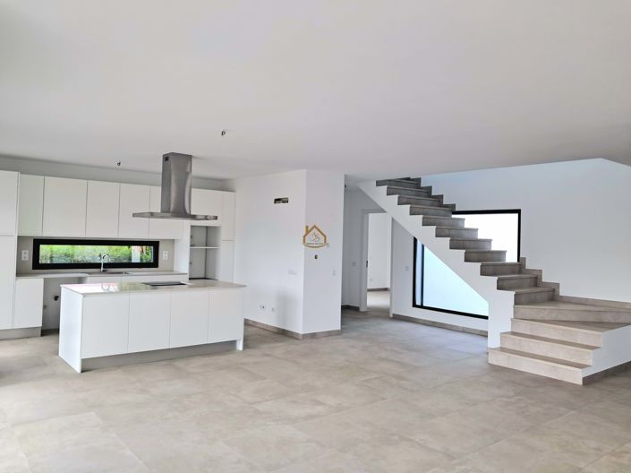 Image No.5-4 Bed Villa for sale