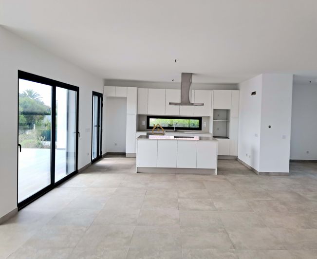 Image No.6-4 Bed Villa for sale