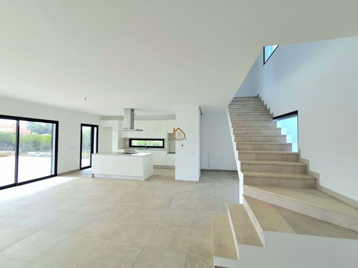 Image No.7-4 Bed Villa for sale