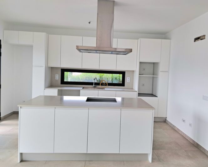 Image No.8-4 Bed Villa for sale