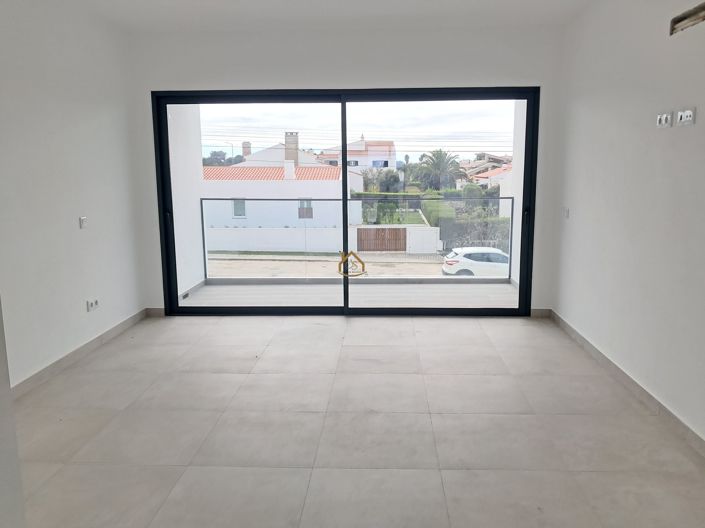 Image No.9-4 Bed Villa for sale