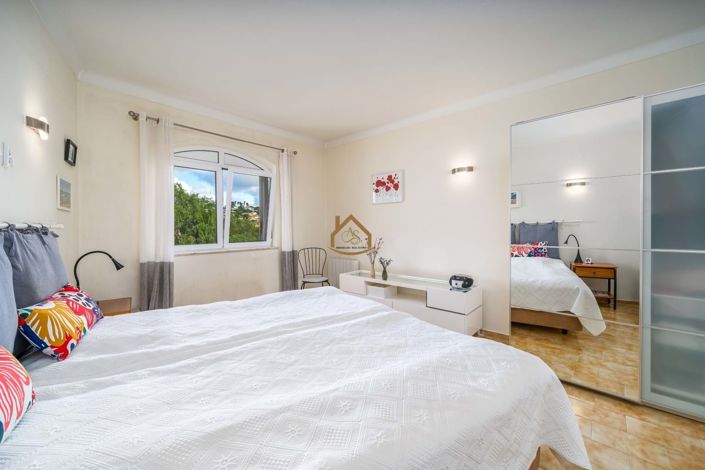 Image No.20-2 Bed Apartment for sale