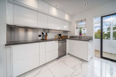 5018-771241-1397c7eacab77a8d4d14b0228a8f482d1