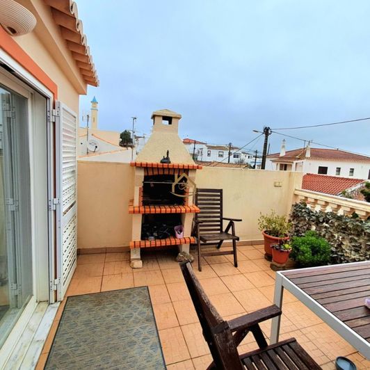 Image No.16-2 Bed Townhouse for sale