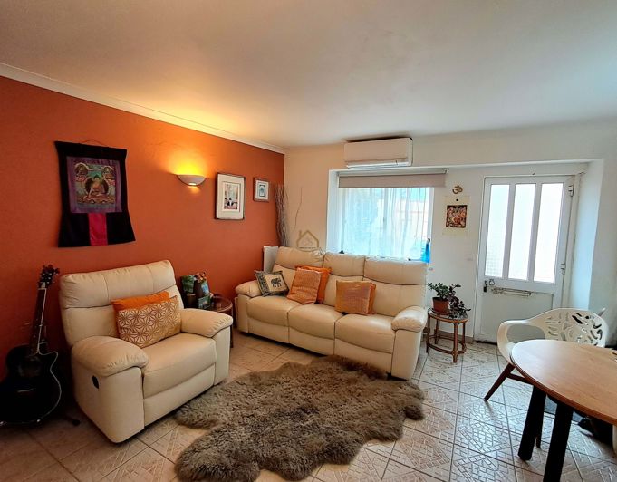 Image No.2-2 Bed Townhouse for sale