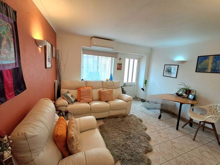 Image No.5-2 Bed Townhouse for sale