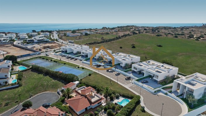Image No.3-4 Bed Villa for sale