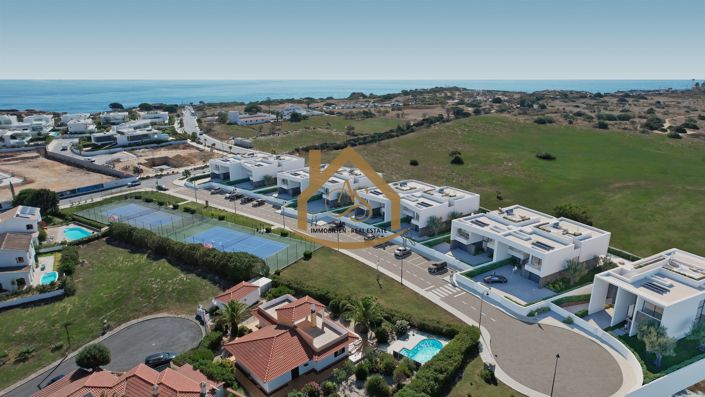 Image No.3-4 Bed Villa for sale