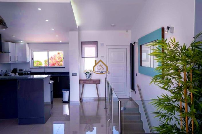 Image No.10-2 Bed Townhouse for sale