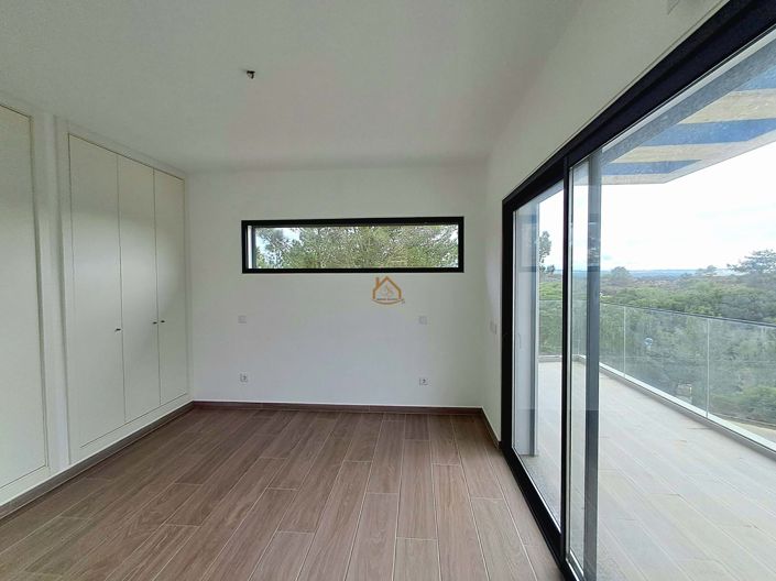 Image No.15-4 Bed Villa for sale