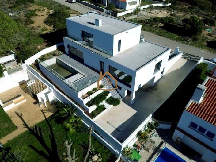 Image No.2-4 Bed Villa for sale