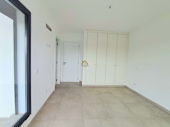 Image No.12-4 Bed Villa for sale