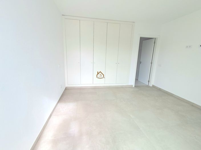 Image No.15-4 Bed Villa for sale