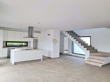 5018-735960-1397c7eacab77a8d4d14b0228a8f482d1