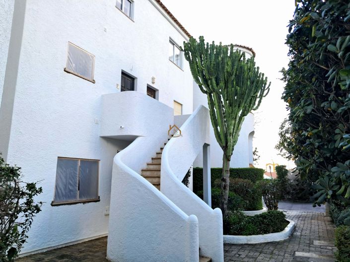 Image No.12-2 Bed Apartment for sale