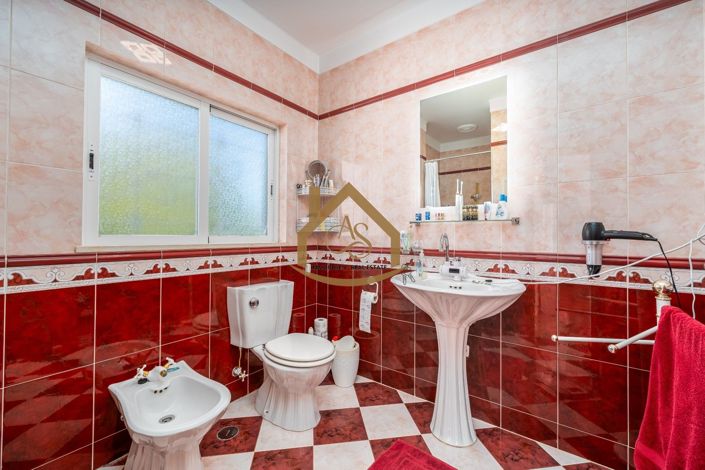 Image No.20-3 Bed Villa for sale