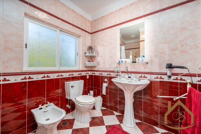 Image No.20-3 Bed Villa for sale