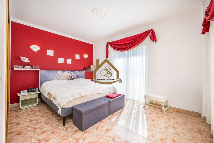 Image No.21-3 Bed Villa for sale