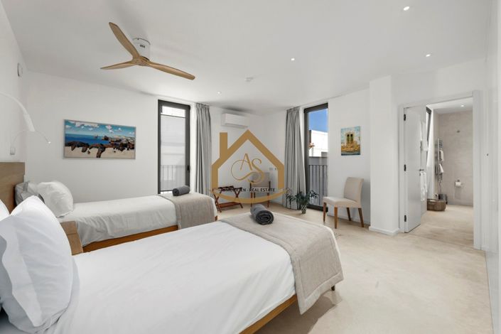 Image No.19-3 Bed Villa for sale