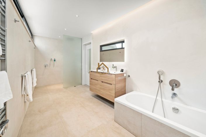 Image No.22-3 Bed Villa for sale