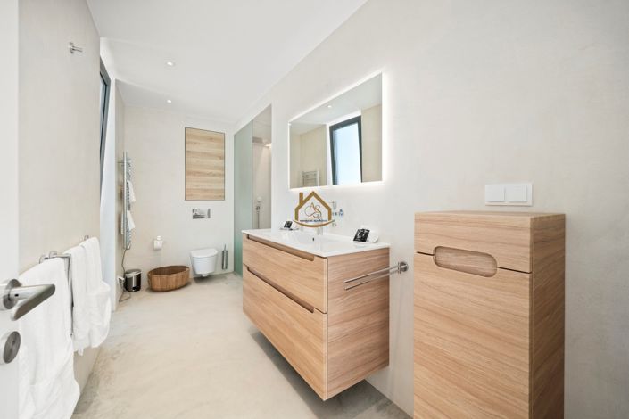 Image No.28-3 Bed Villa for sale