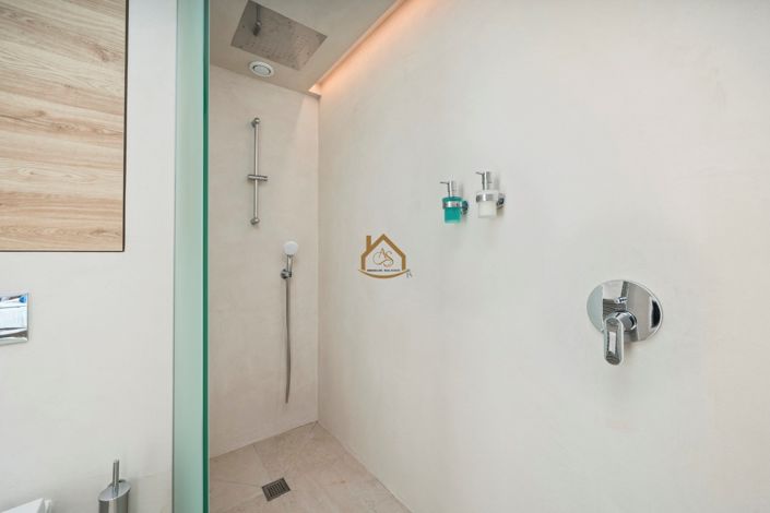 Image No.39-3 Bed Villa for sale