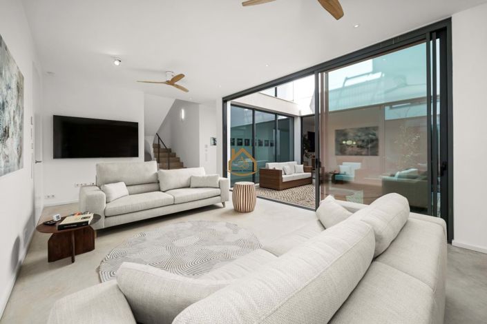 Image No.7-3 Bed Villa for sale