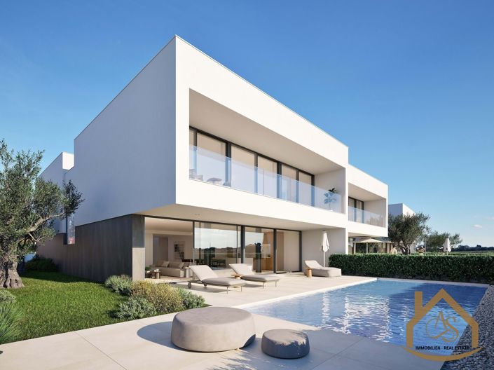 Image No.3-4 Bed Villa for sale