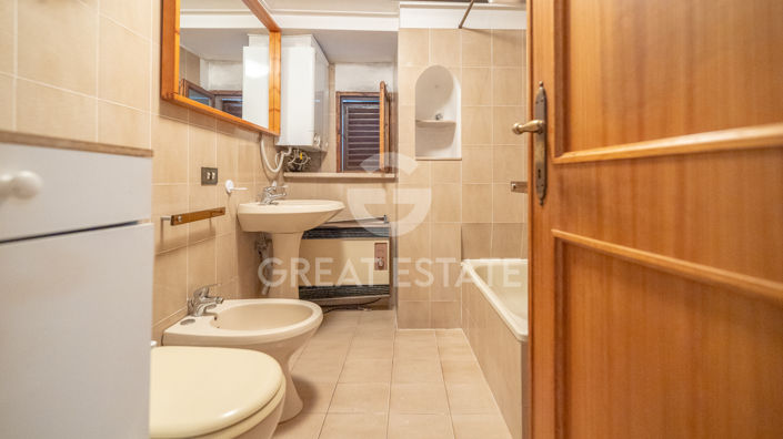 Image No.13-2 Bed Property for sale