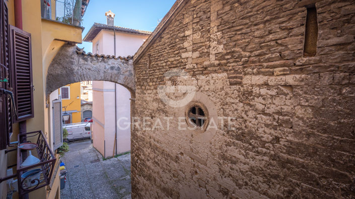 Image No.27-2 Bed Property for sale