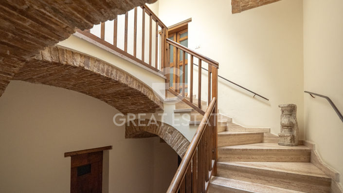 Image No.8-2 Bed Property for sale