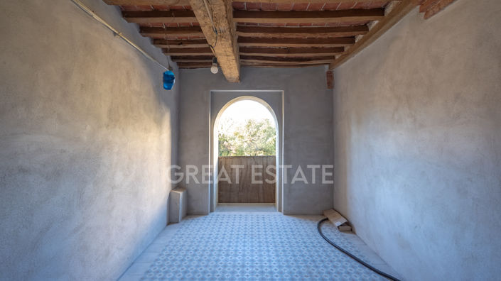 Image No.14-8 Bed Country House for sale