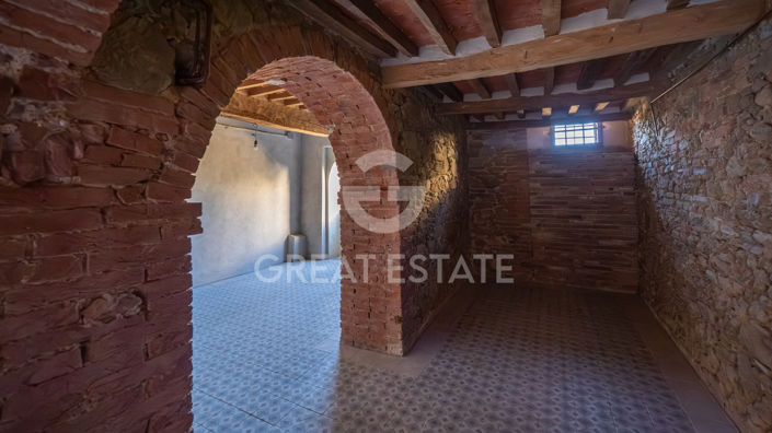 Image No.16-8 Bed Country House for sale