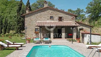 5 Bed Country House for sale