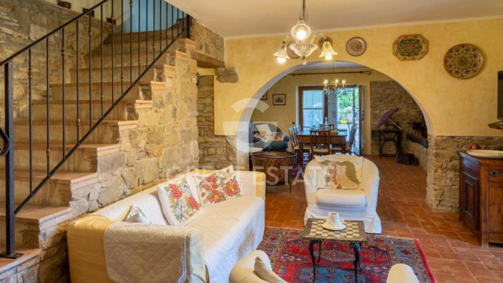 Image No.18-5 Bed Country House for sale