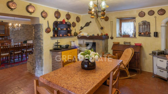 Image No.2-5 Bed Country House for sale