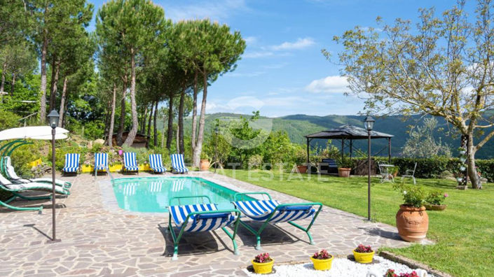 Image No.40-5 Bed Country House for sale