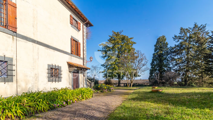 Image No.11-7 Bed Villa for sale