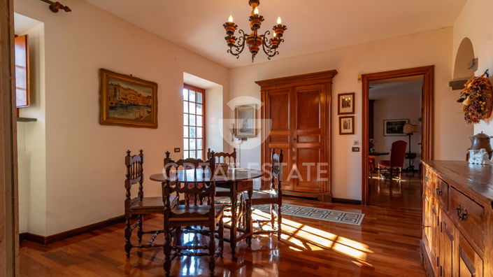 Image No.3-7 Bed Villa for sale