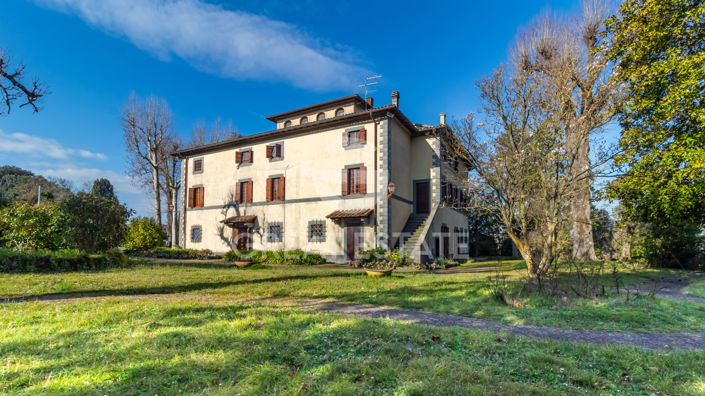 Image No.5-7 Bed Villa for sale