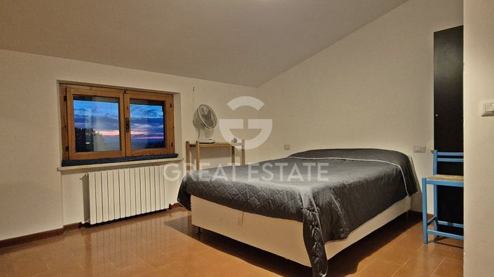 Image No.16-4 Bed Country House for sale