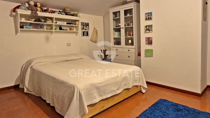 Image No.17-4 Bed Country House for sale